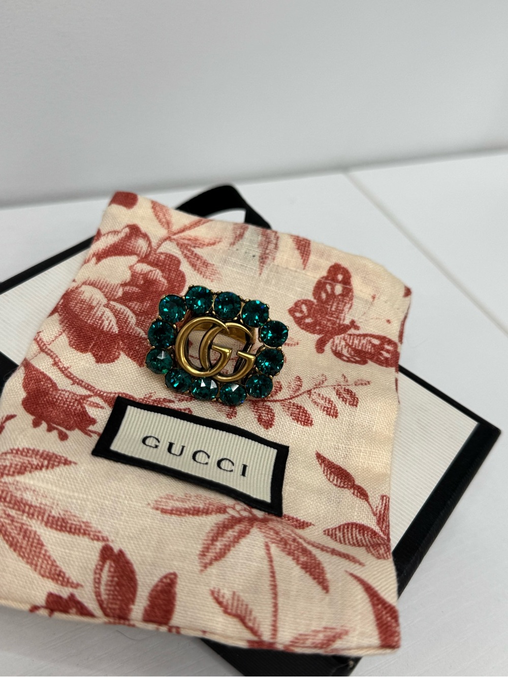 Gucci Green Crystal Double G ring